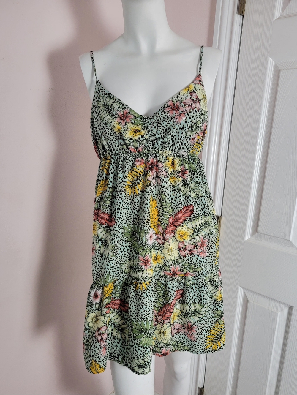 Velvet Torch Los Angeles Tropical Floral Animal Print Mini Dress Size L (Fits M) - Picture 2 of 9